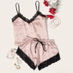 Women'S Sexy Lace Lace Lace Lace Satin Halter Shorts Two-Piece Set