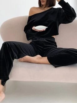 Women's Loungewear Sets Pure Color Warm Comfort Soft Home Daily Bed Velvet Warm Breathable Lapel Long Sleeve Crop Top Pant Fall Winter Black -Deals The Sexy Bra Store hleqfu1693206706906