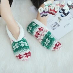 Women's Christmas Socks Snowflake Casual Comfort Home Fleece Warm Fall Winter Black Red